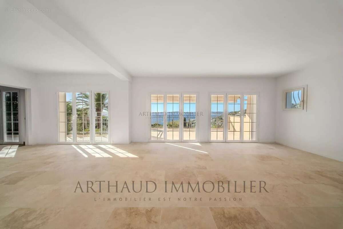 Appartement à LES ISSAMBRES