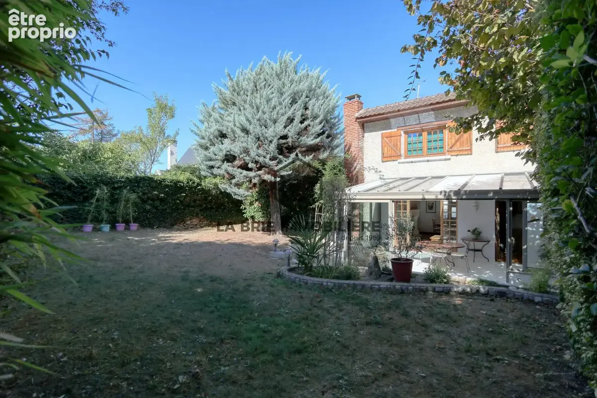 Maison 7 pièces 197 m² à vendre à Villecresnes (94440) - photo 3