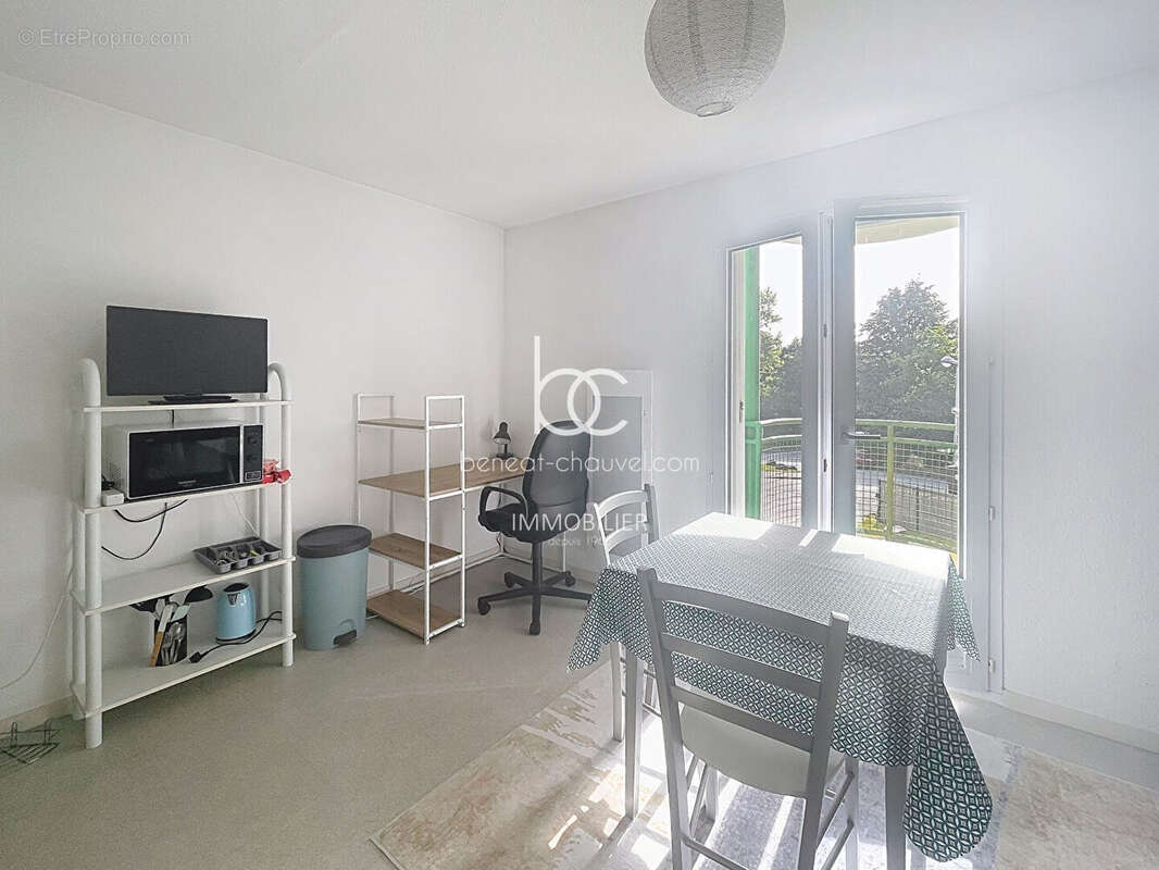 Vannes Pompidou : Studio Meublé avec Balcon et Parking - photo 3