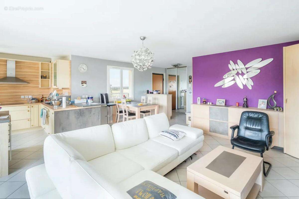 Appartement à SERGY