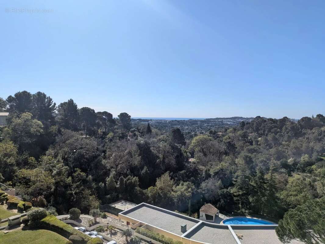 Appartement à MOUGINS