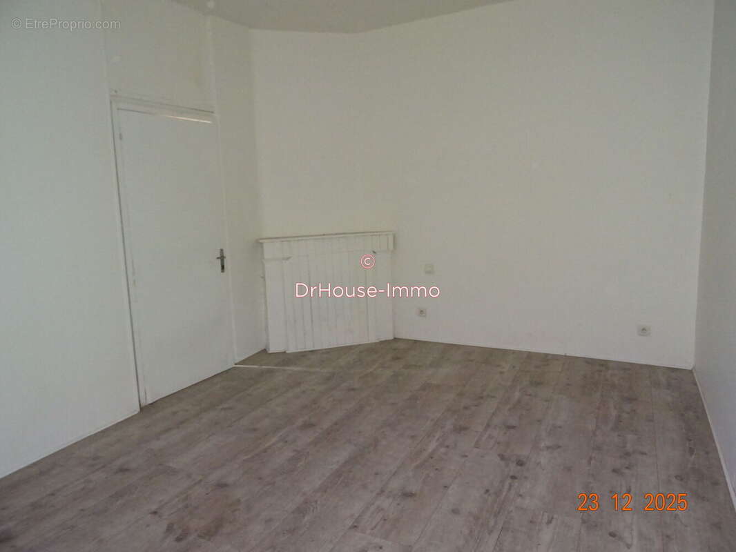 Maison à LA ROCHE-CHALAIS