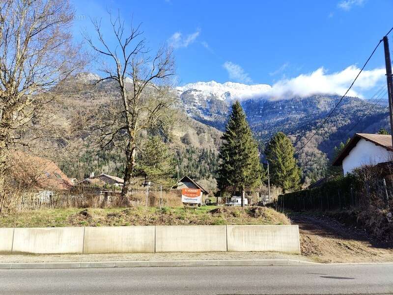 Terrain à SAINT-JOSEPH-DE-RIVIERE