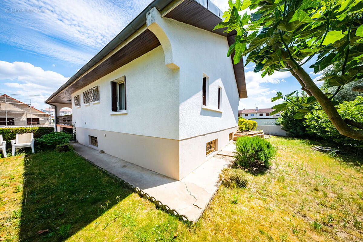 Maison 125m2  sur sous sol complet 3 chambres - photo 16
