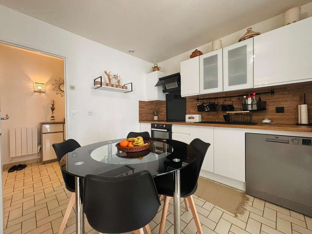 Maison à CRANVES-SALES
