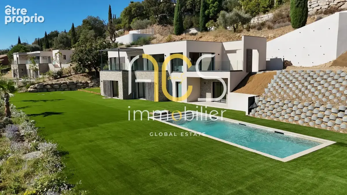 GRIMAUD - Villa vue mer, 5 chambres et piscine - photo 17