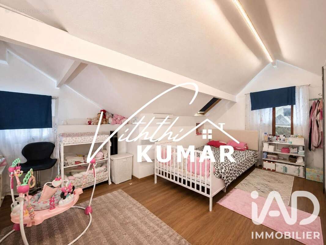 Maison 100 m² à Clichy-Sous-Bois  - photo 8