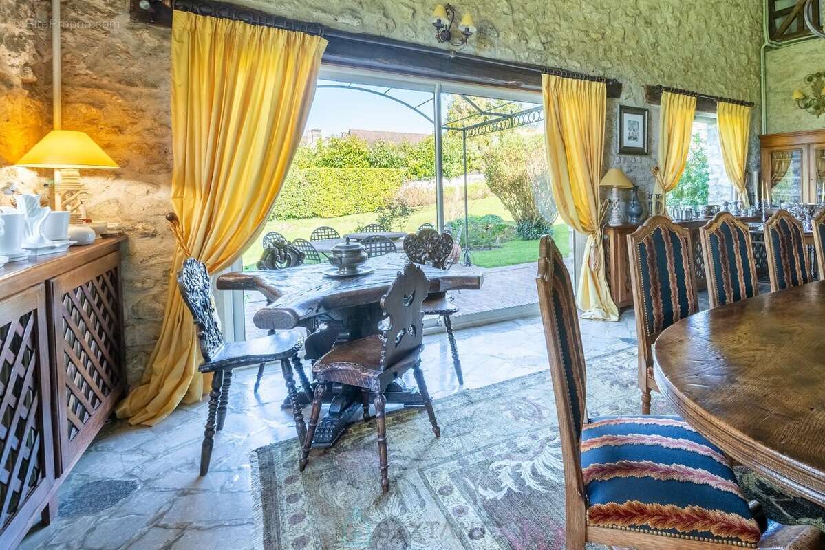 Maison à FONTAINEBLEAU