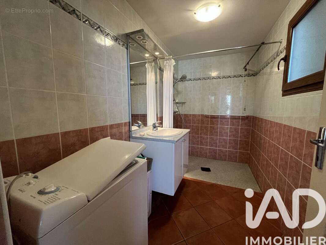 Maison 123 m² à Lussac  - photo 6