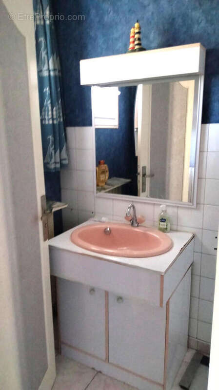Maison de village à Mauprevoir, Jardins, Garage, Dépendances, Proche des Commerces, 3 Chambres, 2 Salles de Bains - photo 18