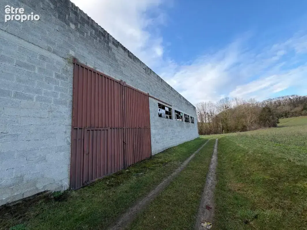 Commerce à COUCY-LE-CHATEAU-AUFFRIQUE