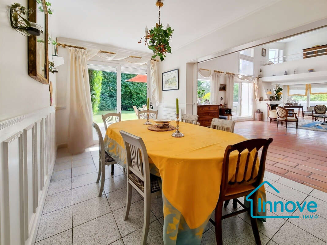 Maison à VERSAILLES