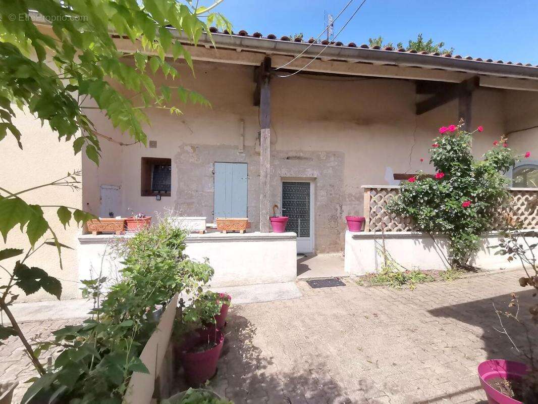 Maison à MONBAHUS
