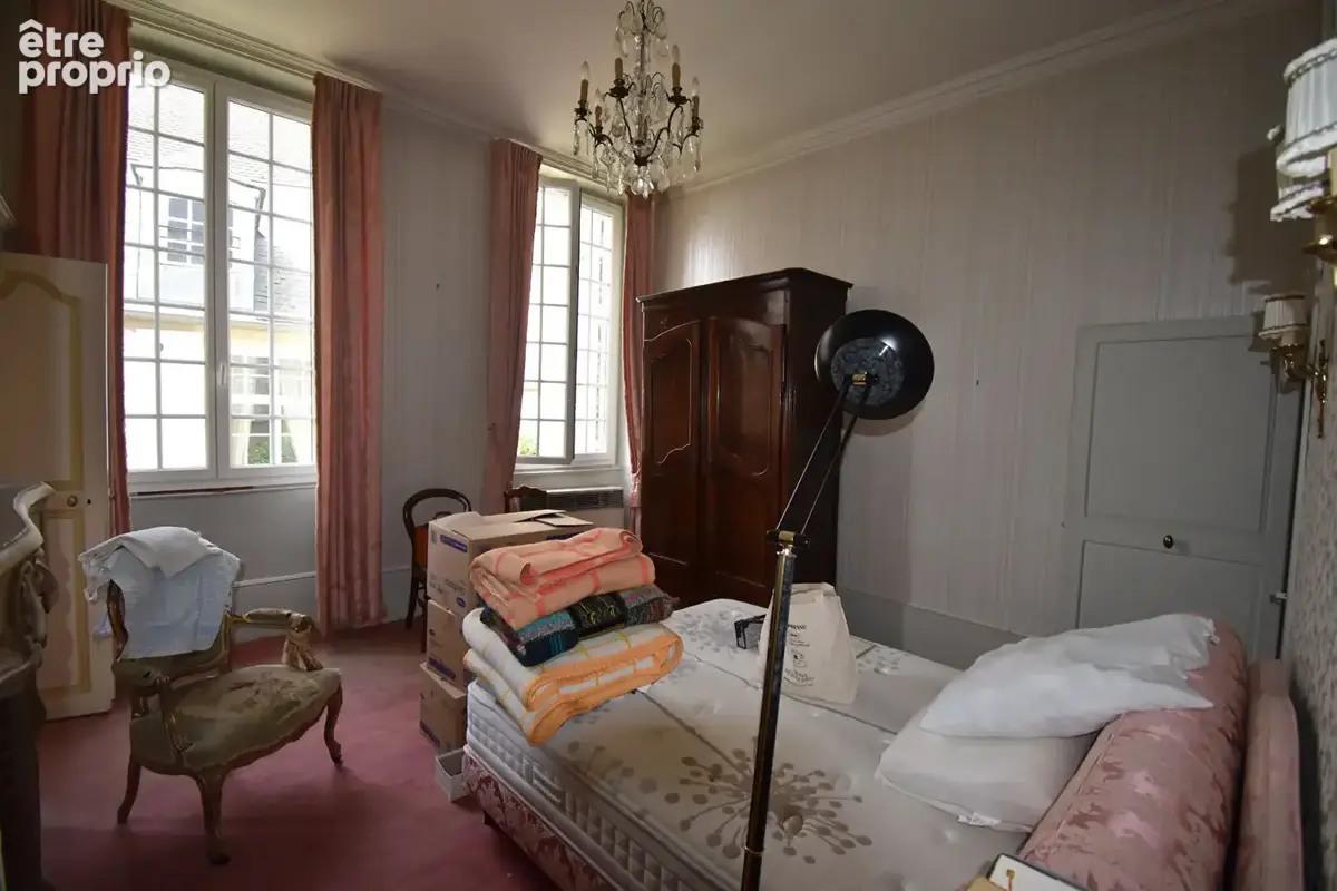Nevers Centre  - Appartement de caractère /triplex de 148 m2 - 4 chambres- jardinet - photo 8