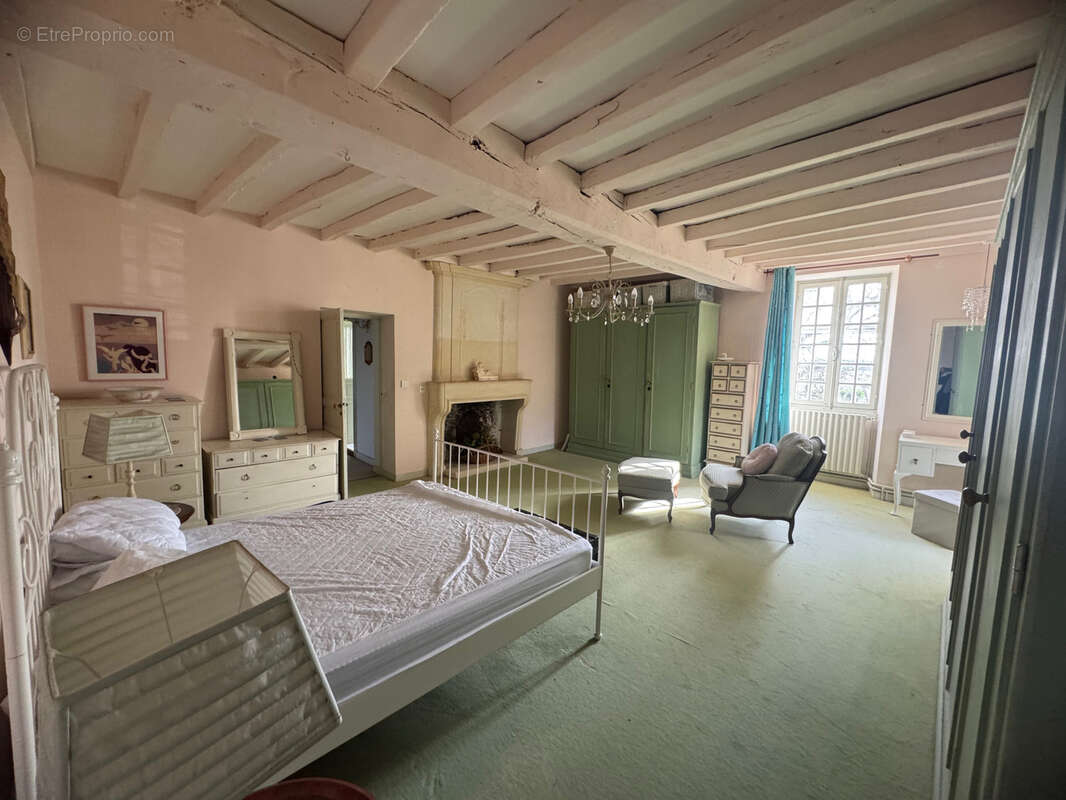 Maison à SAINT-SIGISMOND-DE-CLERMONT