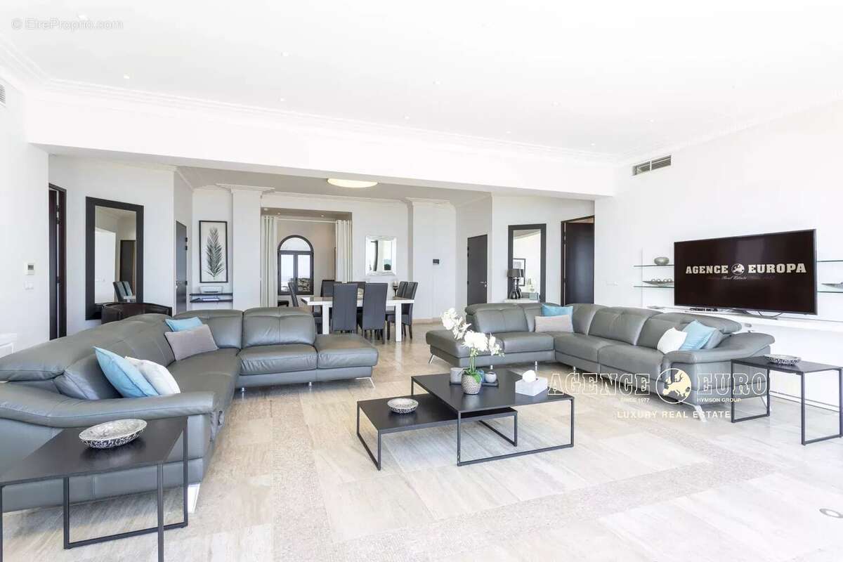 Cannes exceptionnel - villa pieds dans l'eau - photo 9