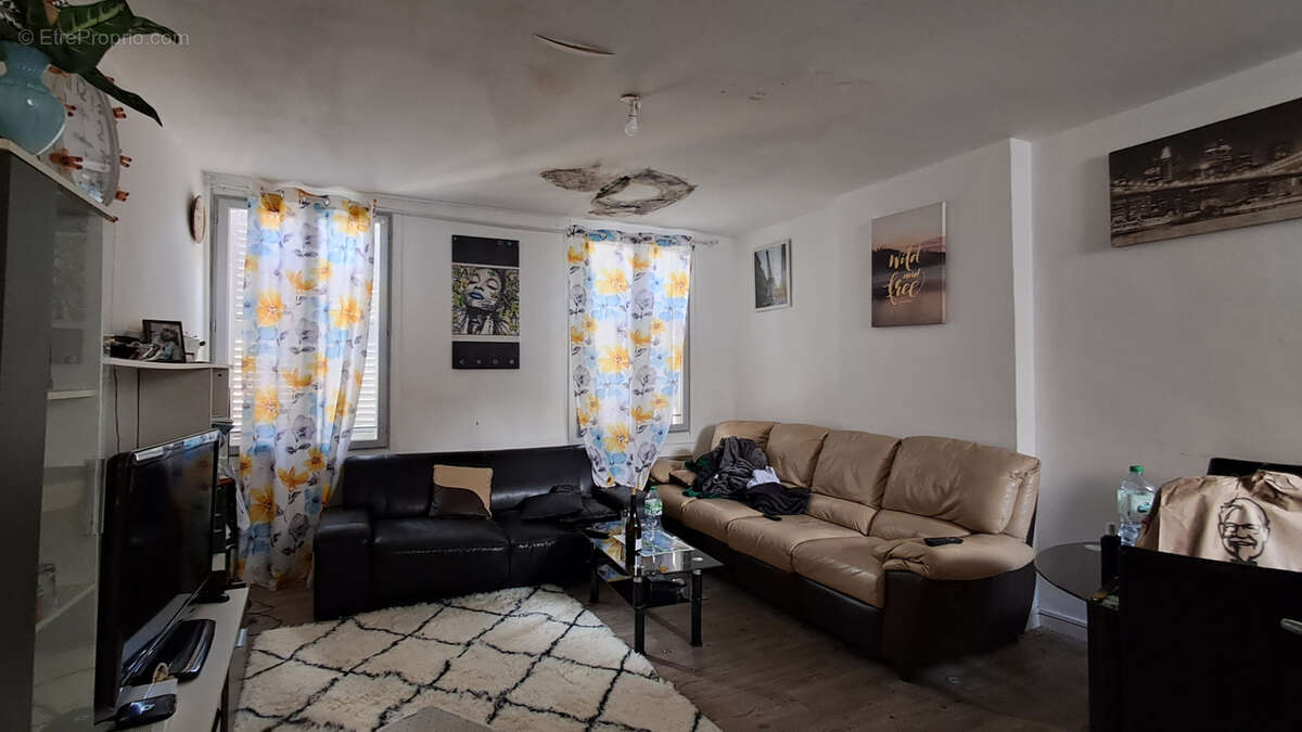 Appartement à MARSEILLE-1E