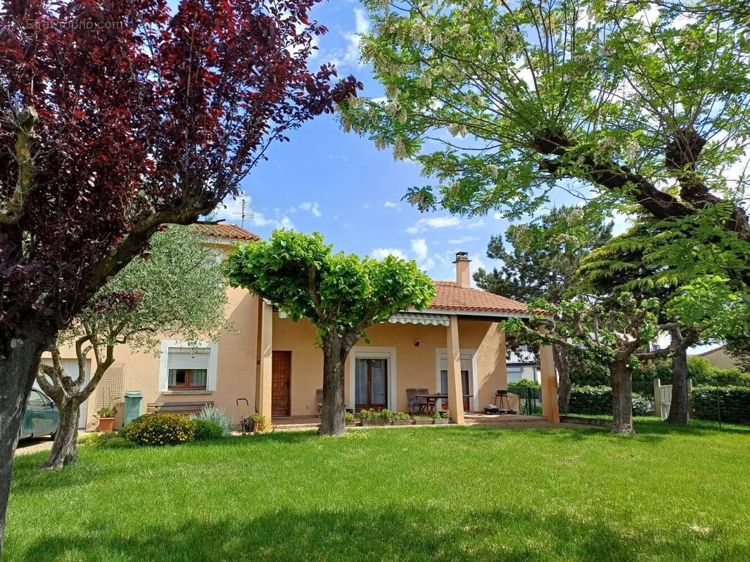 Maison à MONTELIMAR