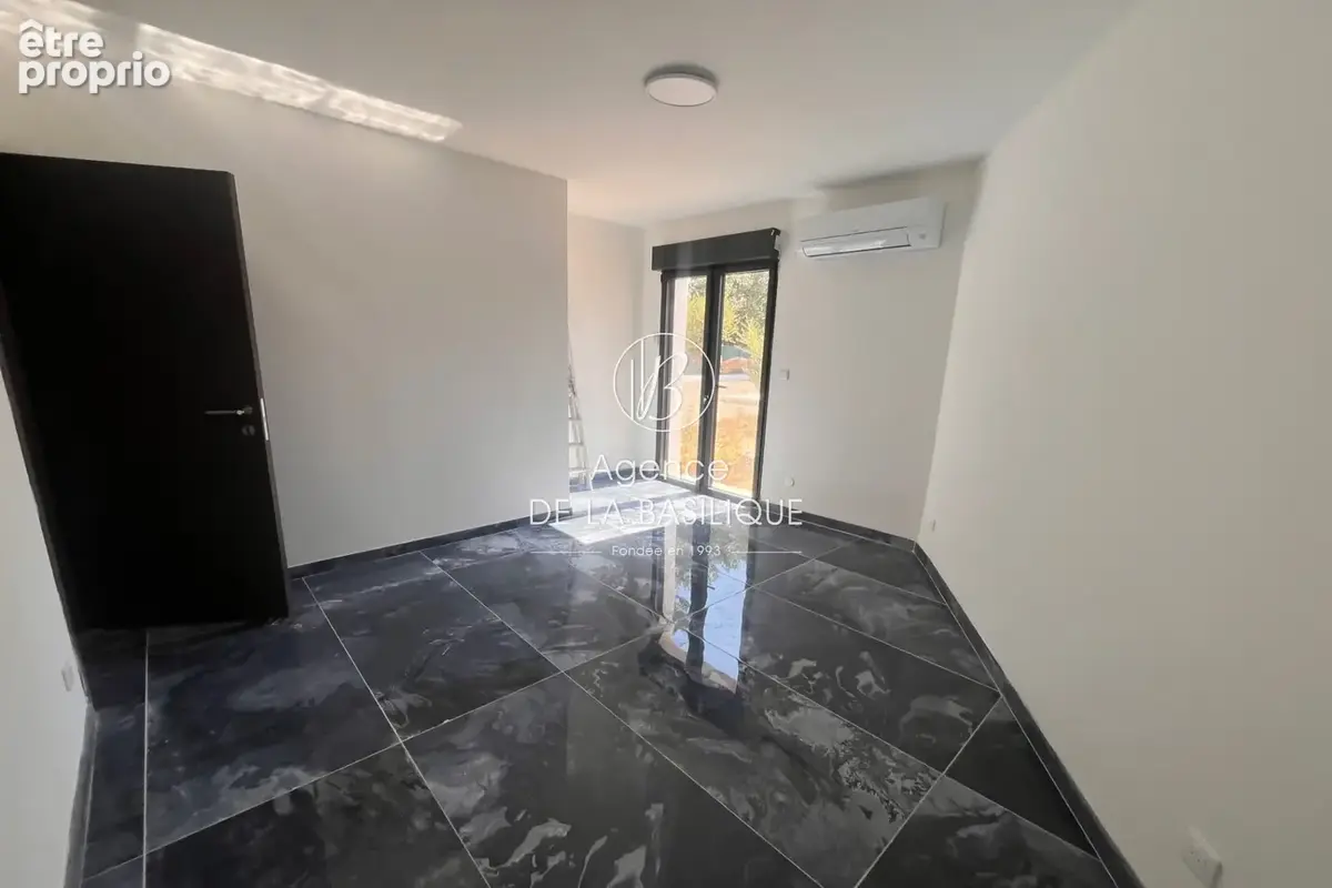 Maison 91 m² à Saint-Maximin-La-Sainte-Baume  - photo 6