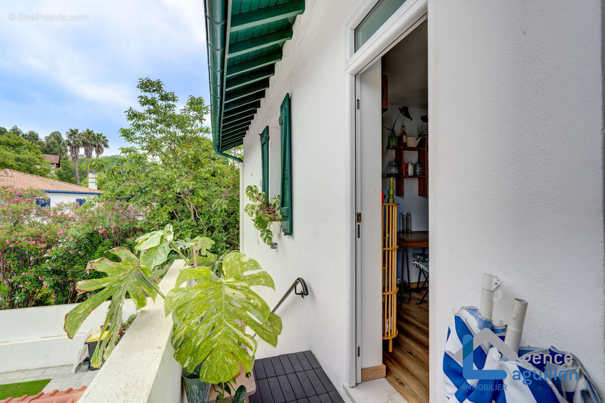 Proche baie superbe t1bis entierement renove   coup de coeur assure ! - photo 14