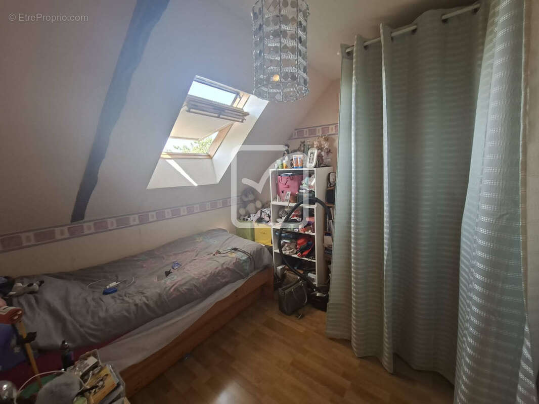 Maison individuelle en pierre, 136 m2, 4 chambres, terrain arboré clos de 1364 m2   Evriguet - photo 11