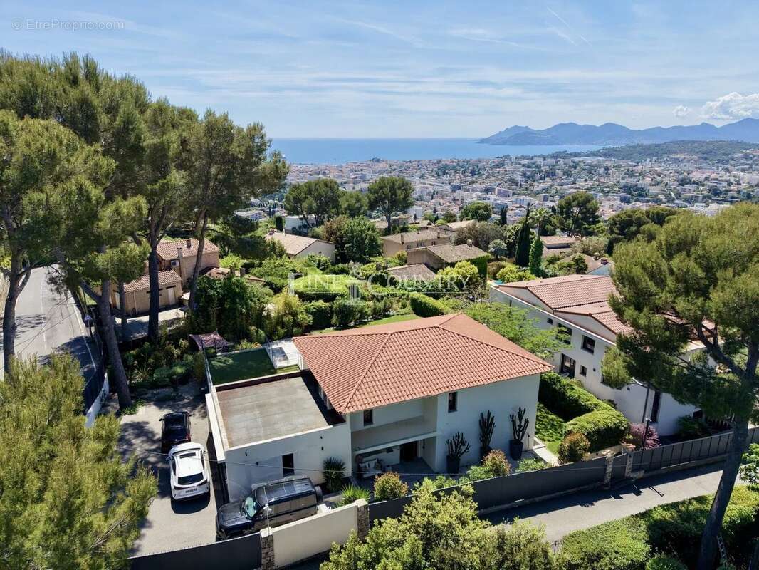 Maison à LE CANNET