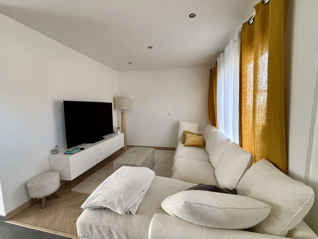 Maison à AMBARES-ET-LAGRAVE