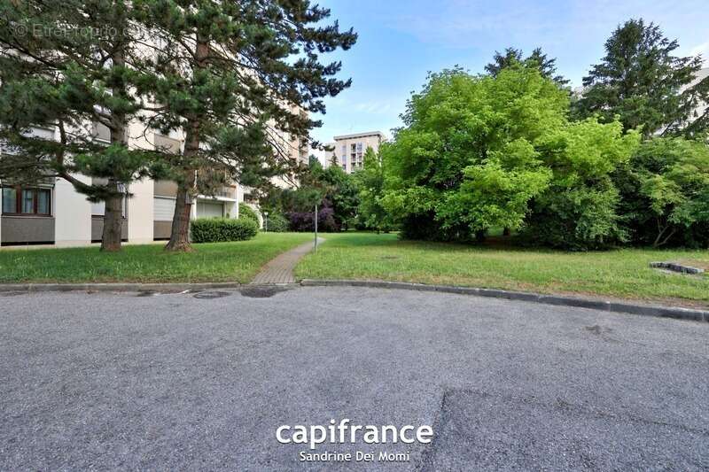 Appartement à SAINT-GENIS-LAVAL