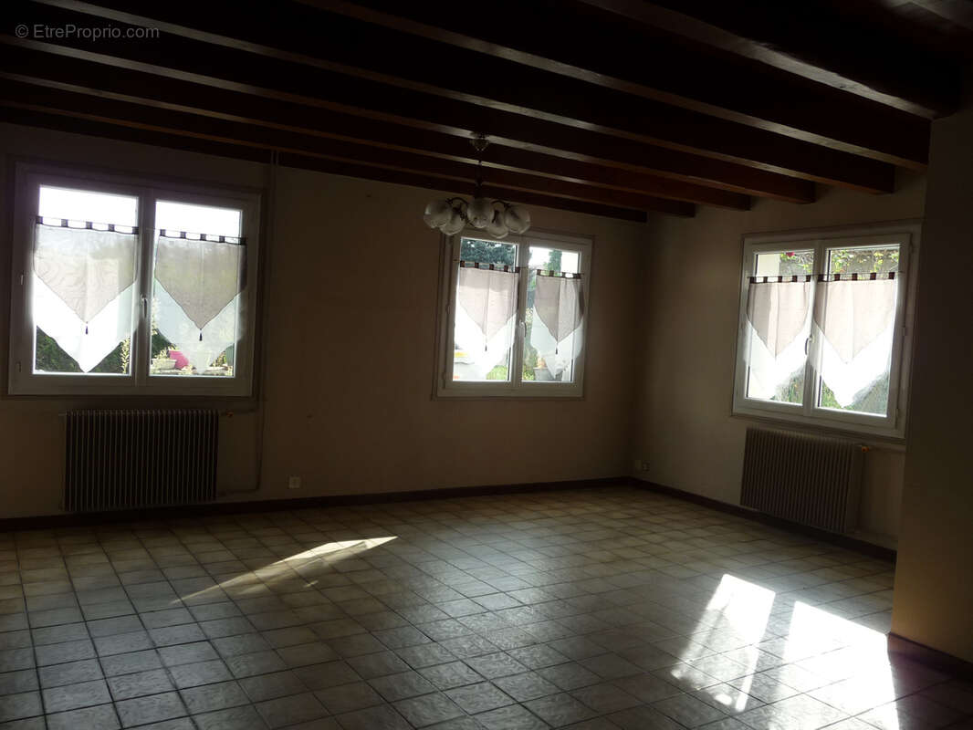 Maison à MORNAND-EN-FOREZ