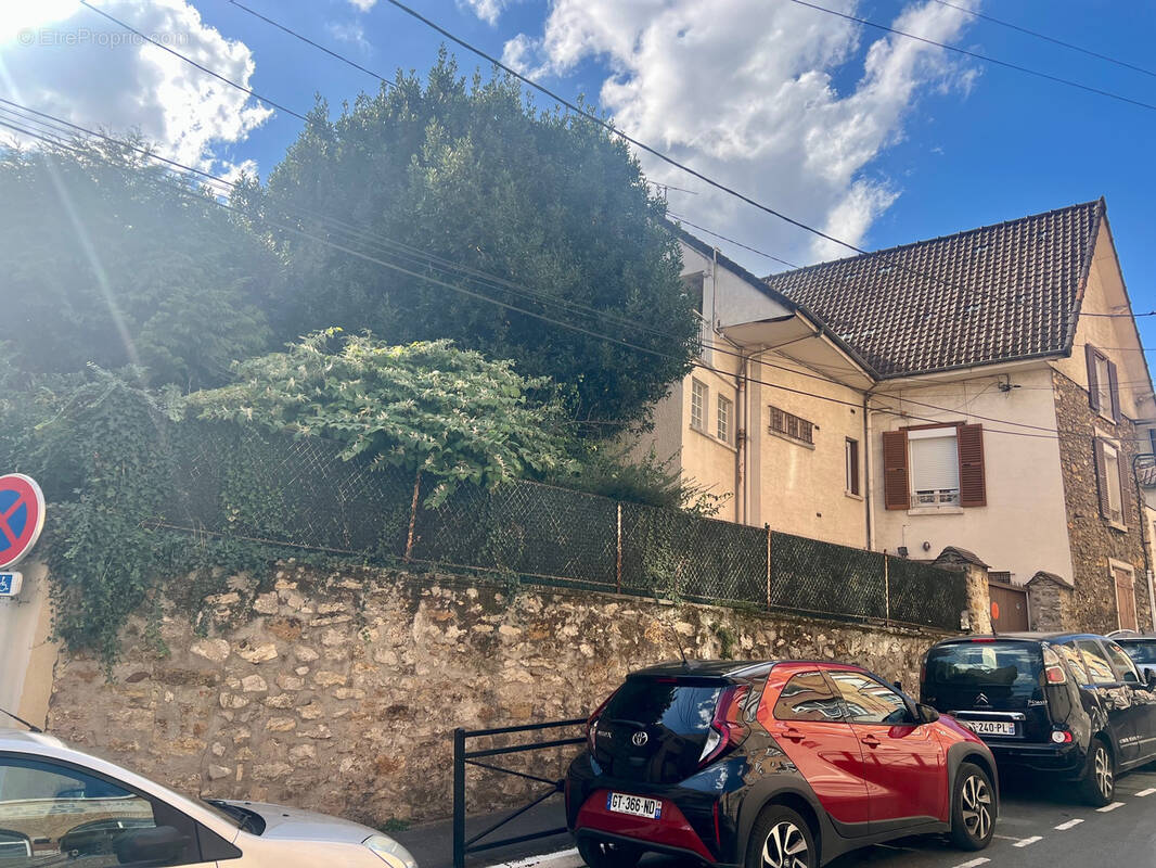 Terrain à SAVIGNY-SUR-ORGE