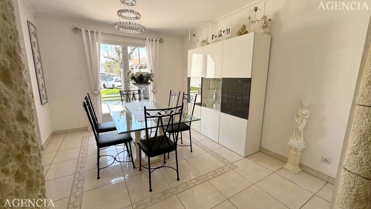 Maison à OZOIR-LA-FERRIERE