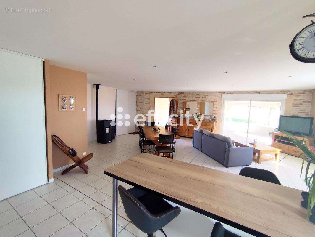 Maison 133 m² à Perignac  - photo 6