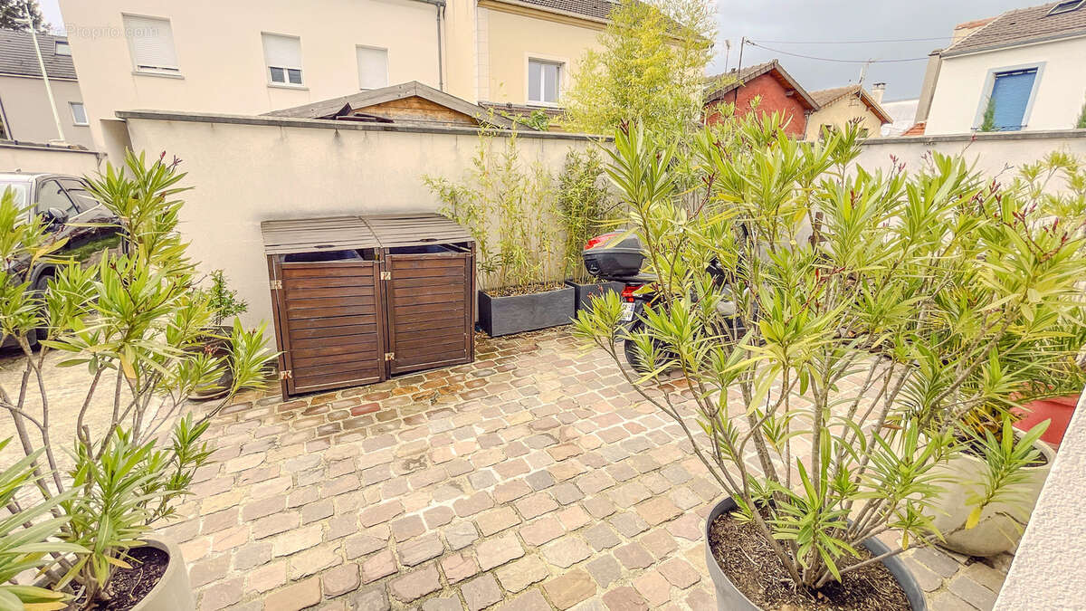 Maison à NANTERRE