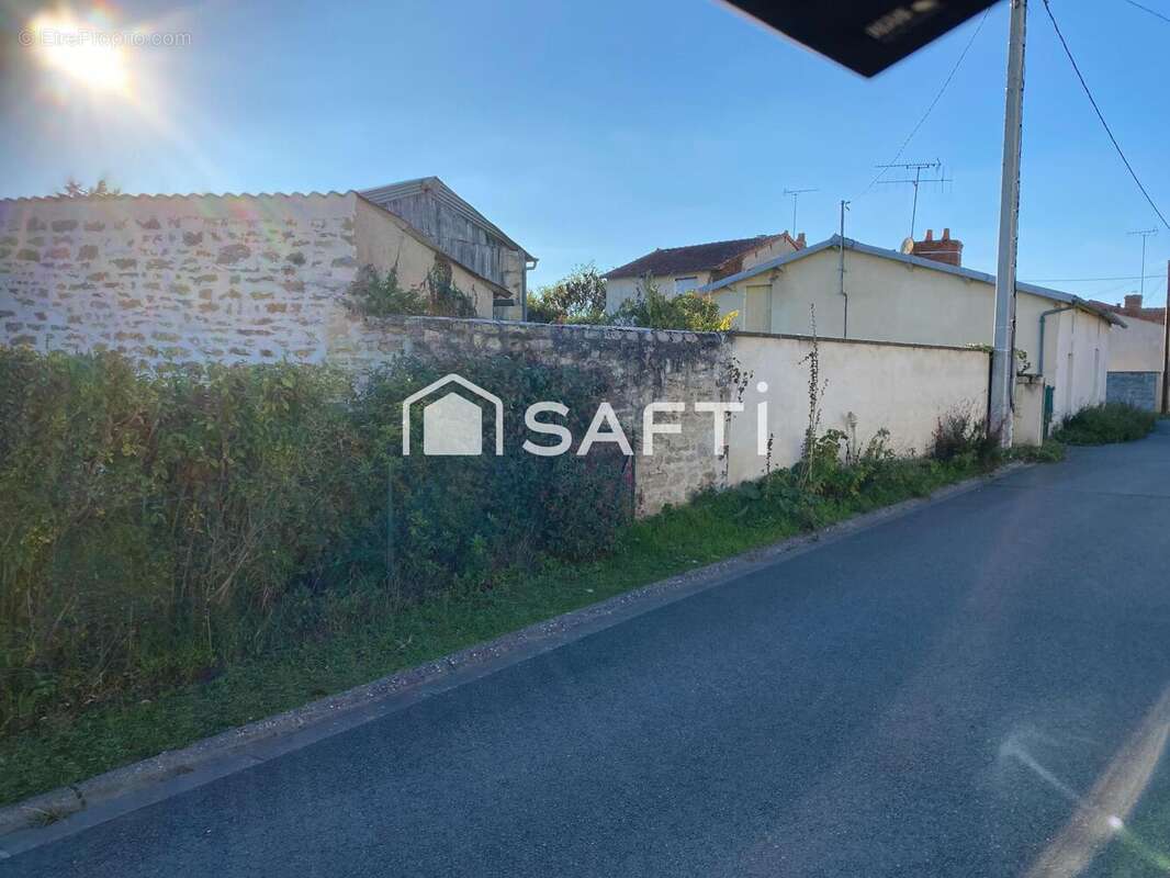 Maison 73 m² à Saint-Cyr  - photo 7