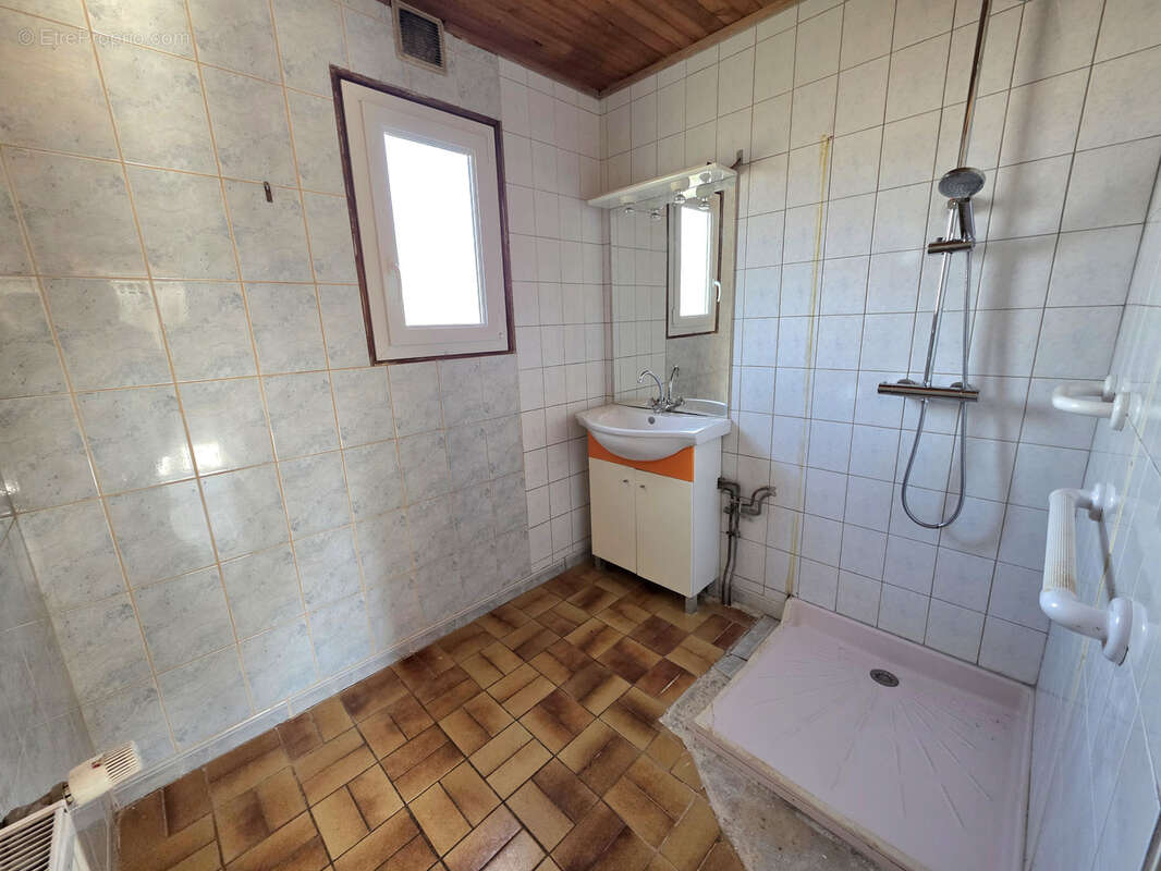 à Saint-Barthélémy (70) Maison 4 chambres 109m2 - photo 7