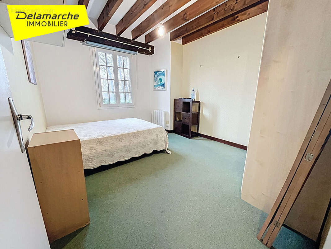 Maison à SAINT-AUBIN-DE-TERREGATTE