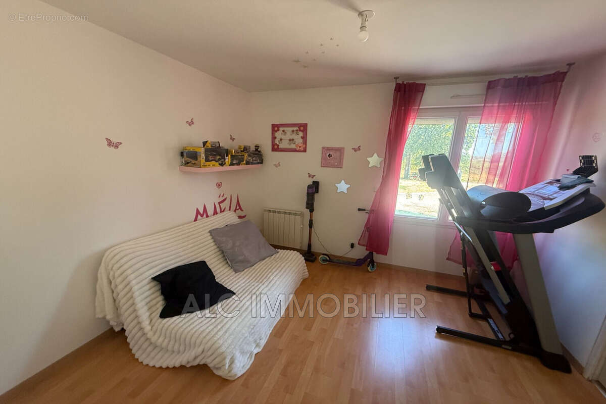 Maison 163 m² à Villaines-La-Carelle  - photo 9
