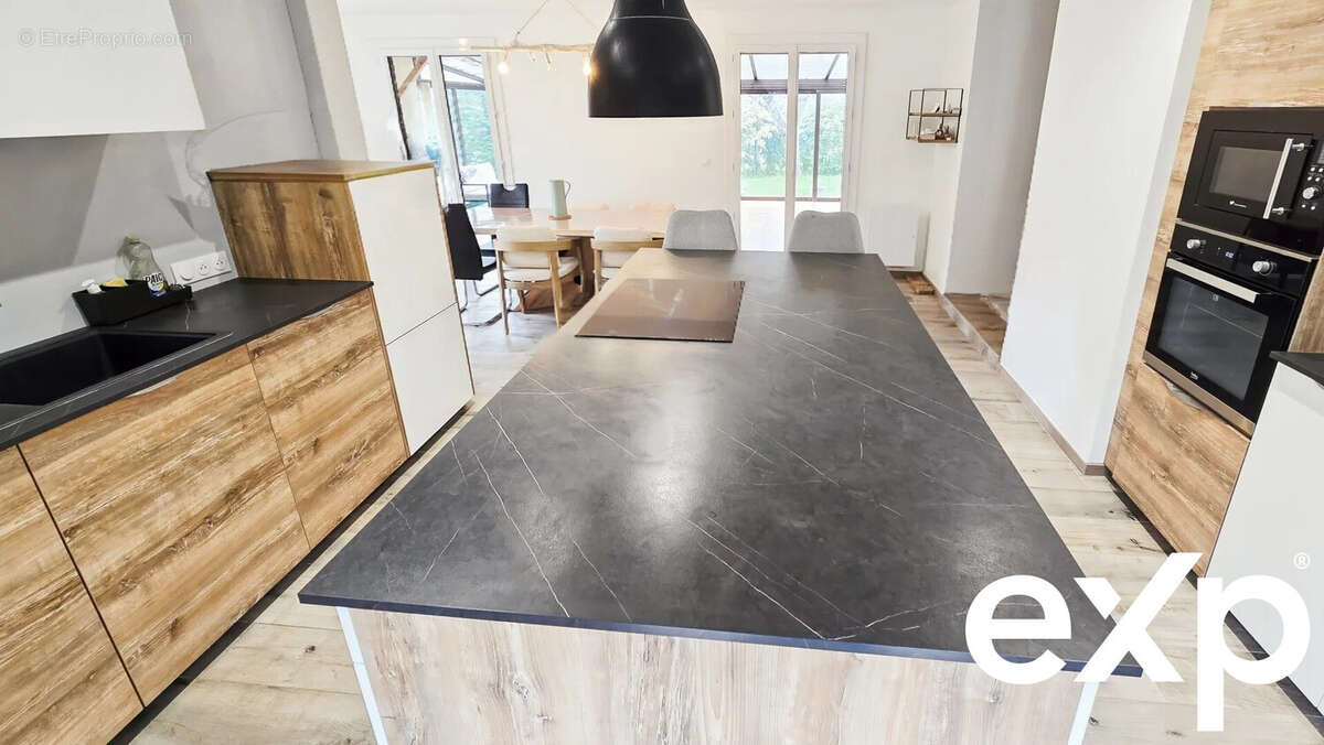 Maison à CHENS-SUR-LEMAN