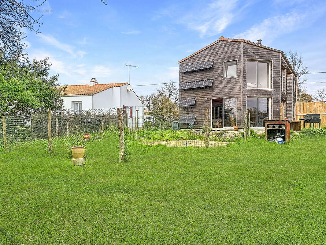 Maison à COMMEQUIERS