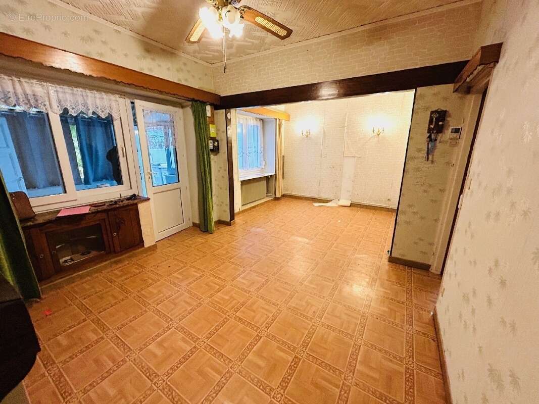 Maison à BRUAY-LA-BUISSIERE