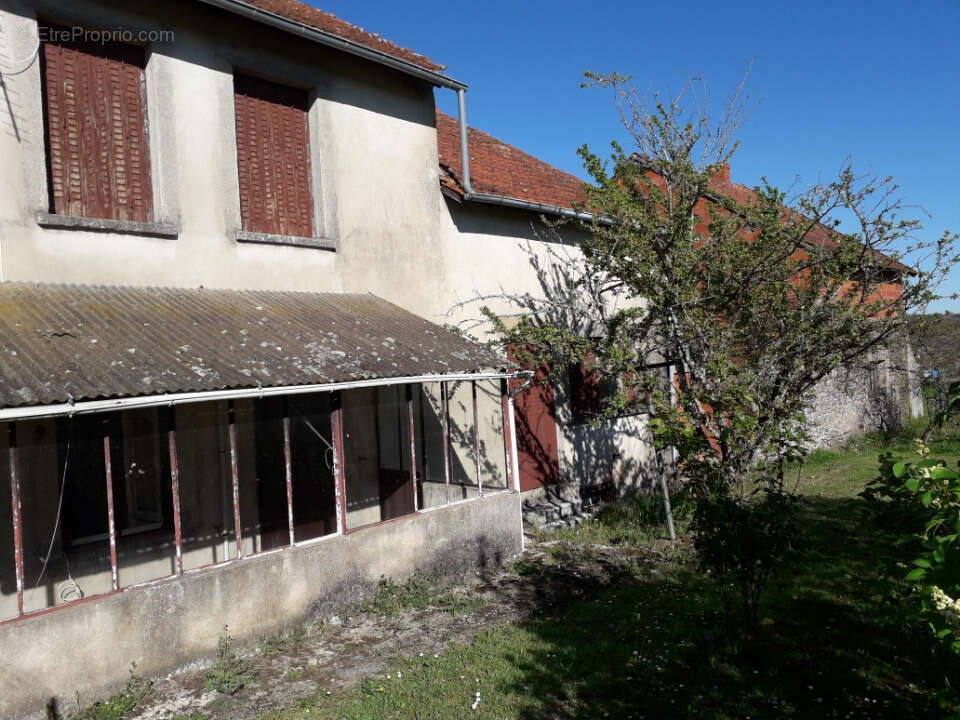 Maison à THURY
