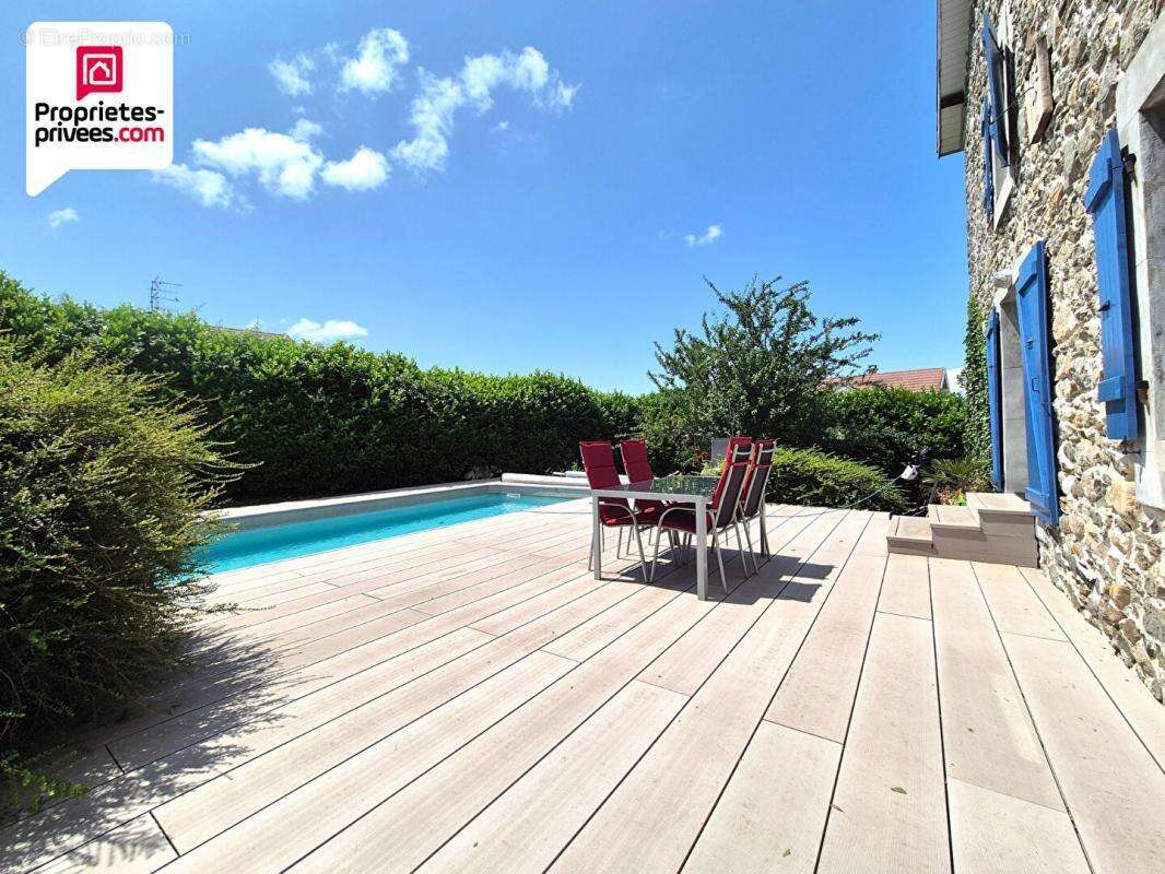 Maison à SAINT-CERGUES