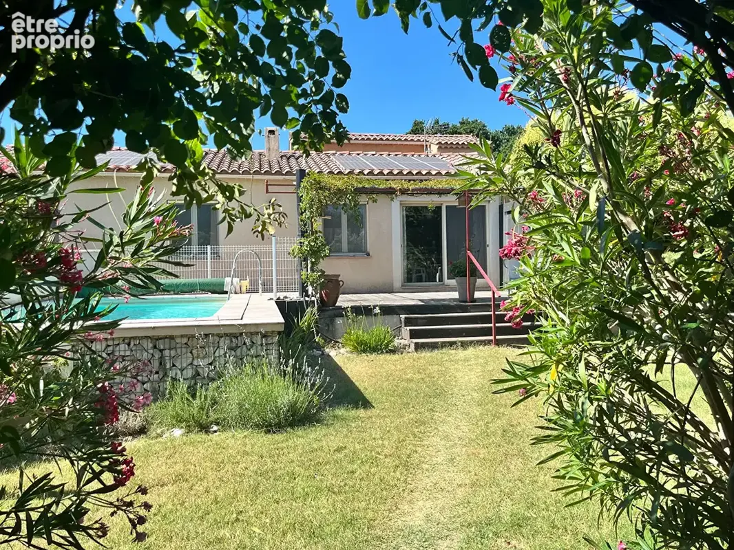 À VENDRE  Maison individuelle de plain-pied avec piscine et dépendance à Aubignan - photo 2