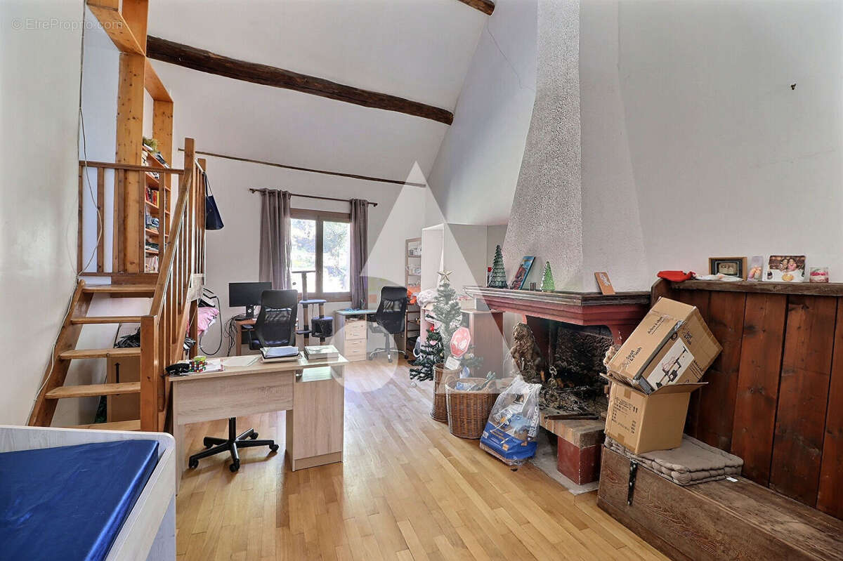 Pontoise - Maison 200m² Rénovée + Dépendance Indépendante (Revenu locatif possible 800/mois) - Opportunité Rare - photo 14