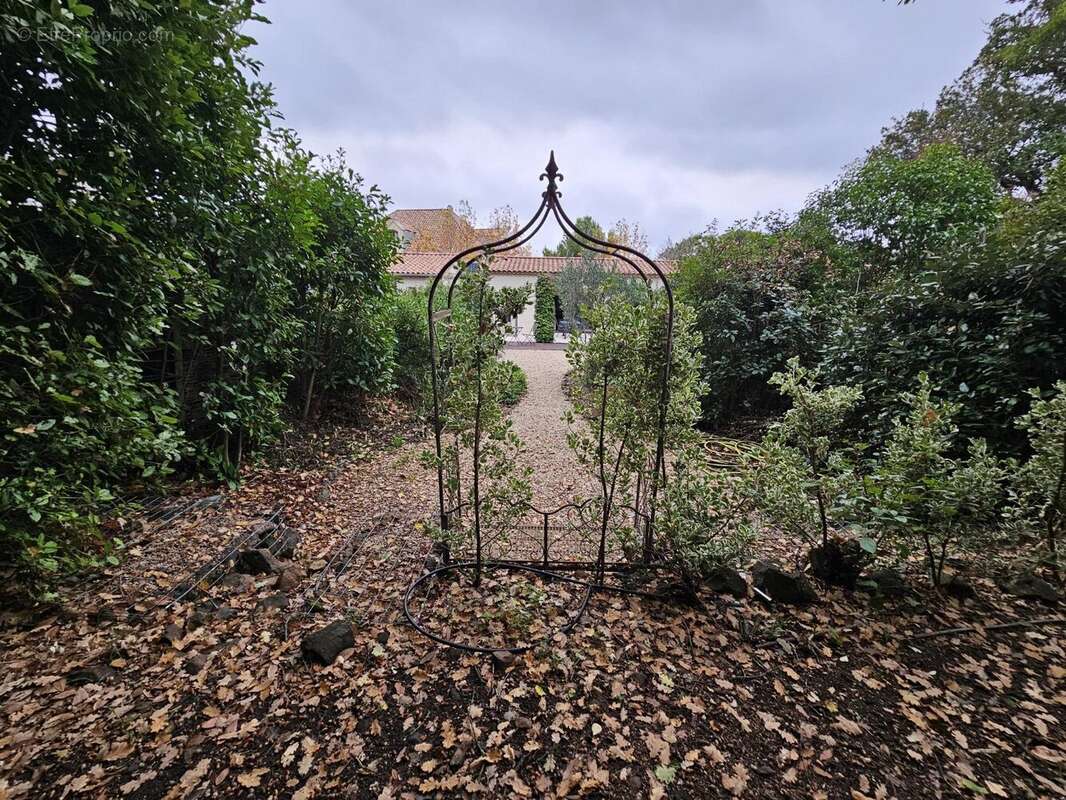 Maison à LEZIGNAN-LA-CEBE