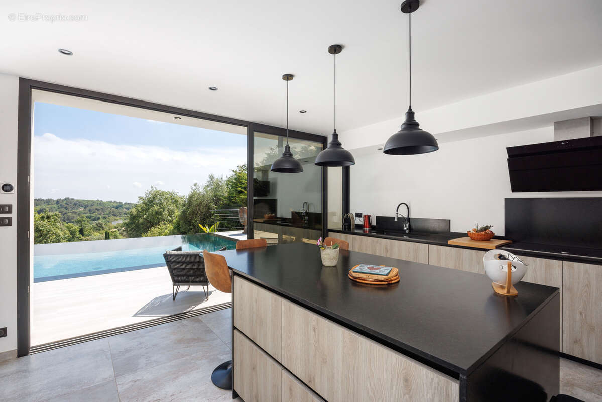 Maison à TOURRETTES-SUR-LOUP