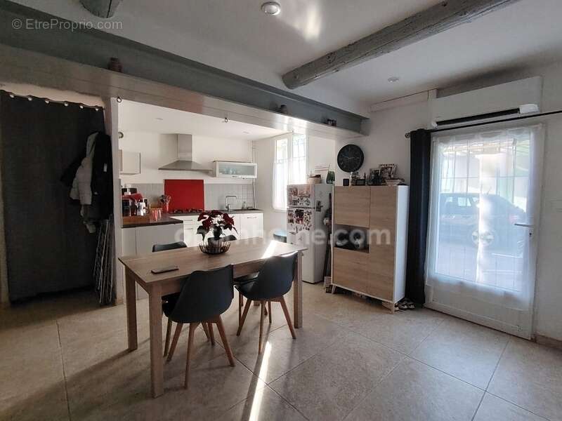 Maison à CABRIERES-D&#039;AIGUES