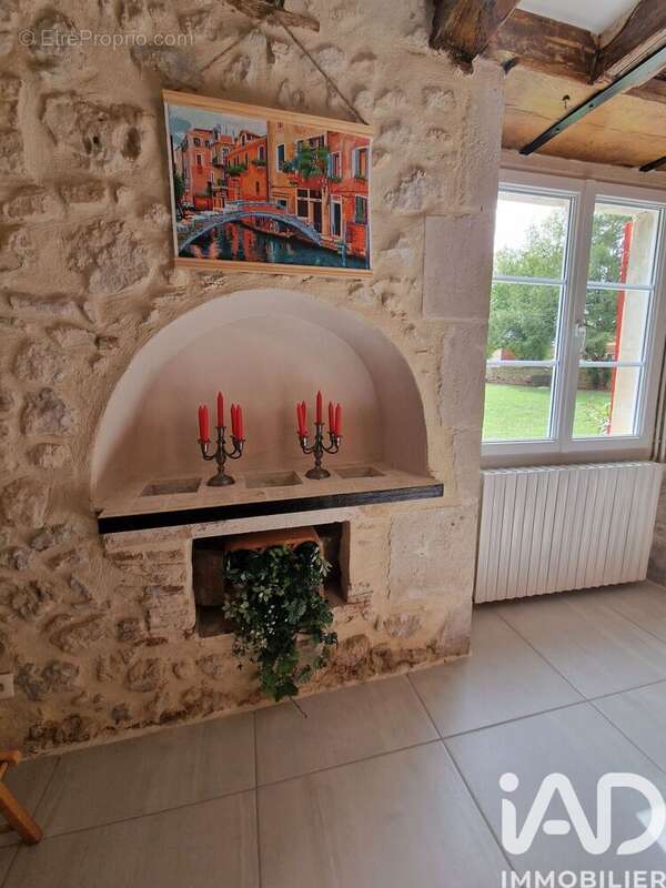 Photo 3 - Maison à LUSSAC-LES-CHATEAUX