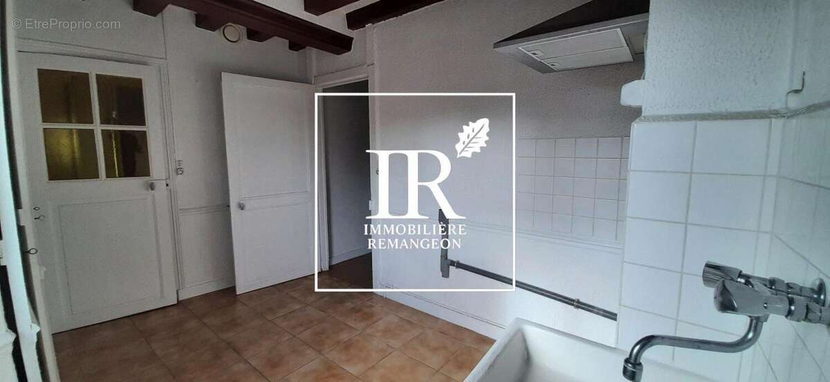 Maison divisée en 3 appartements - photo 6