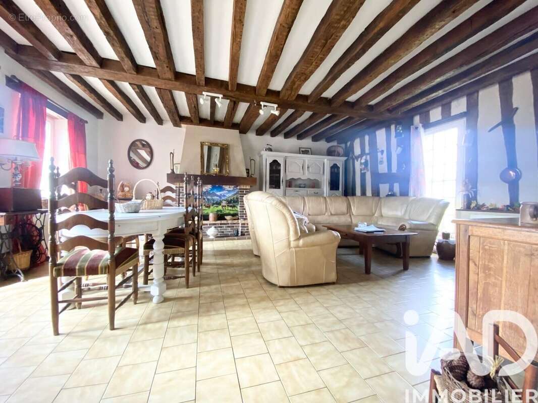 Maison 132 m² à Saint-Victor-De-Buthon  - photo 9